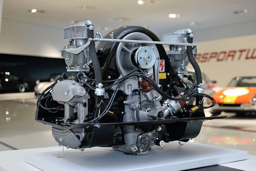 El motor Furhmann ha logrado tantas victorias para Porsche que se merece su propio stand.