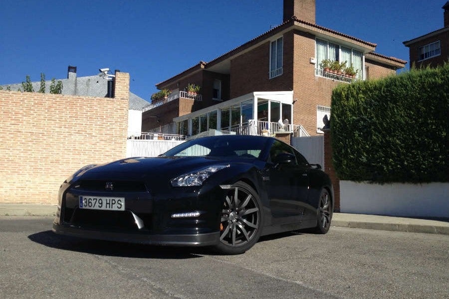 Si tienes un Nissan GT-R, serás la envidia del vecindario.