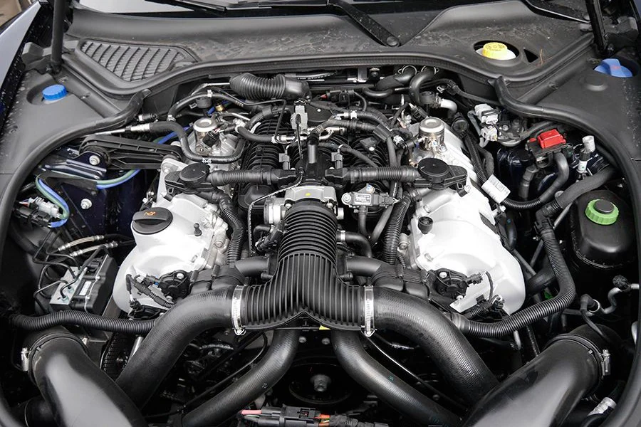 El motor V6 biturbo que sustituye al V8 en el Panamera S es una maravilla.