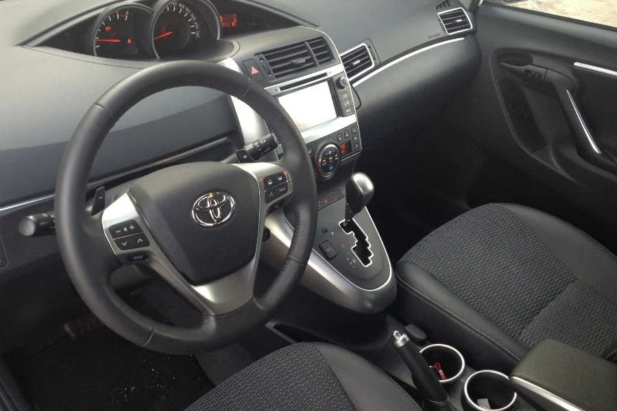 Toyota ha apostado por el confort en el interior del Toyota Verso.