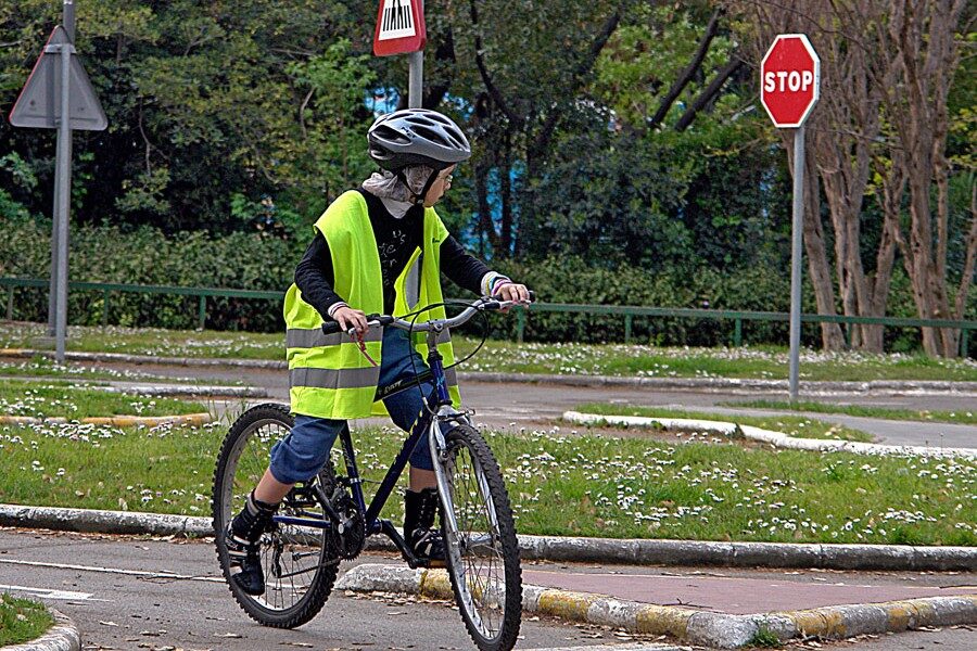 ¿Conocen los conductores y ciclistas la normativa de circulación?