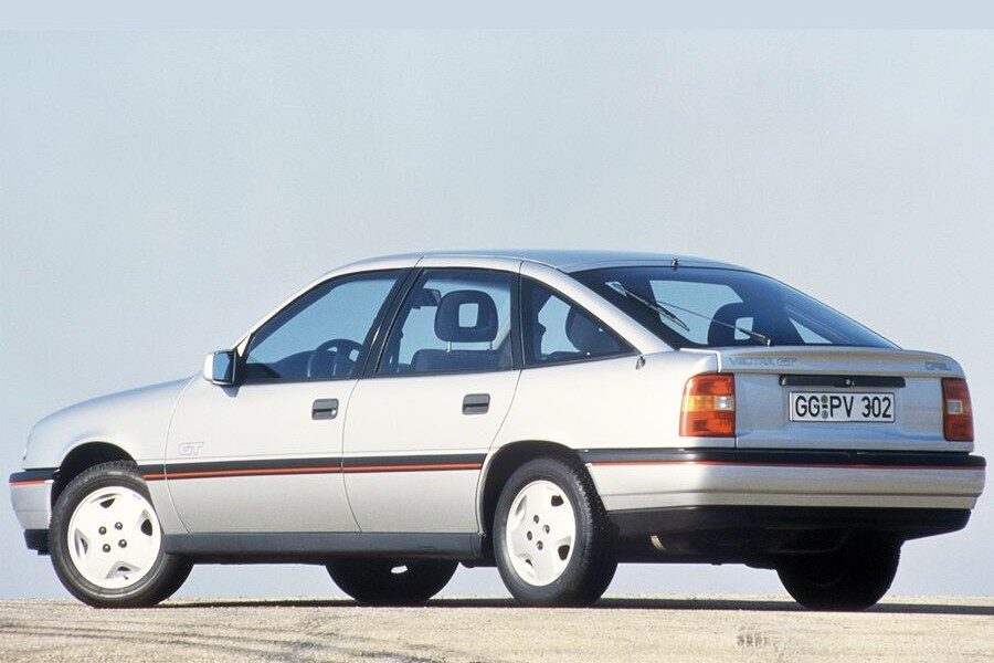 El Opel Vectra contaba con carrocería de 4 y 5 puertas e incluso Caravan.