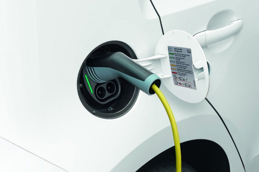 El Volkswagen e-Up! presenta tres opciones de recarga diferentes.