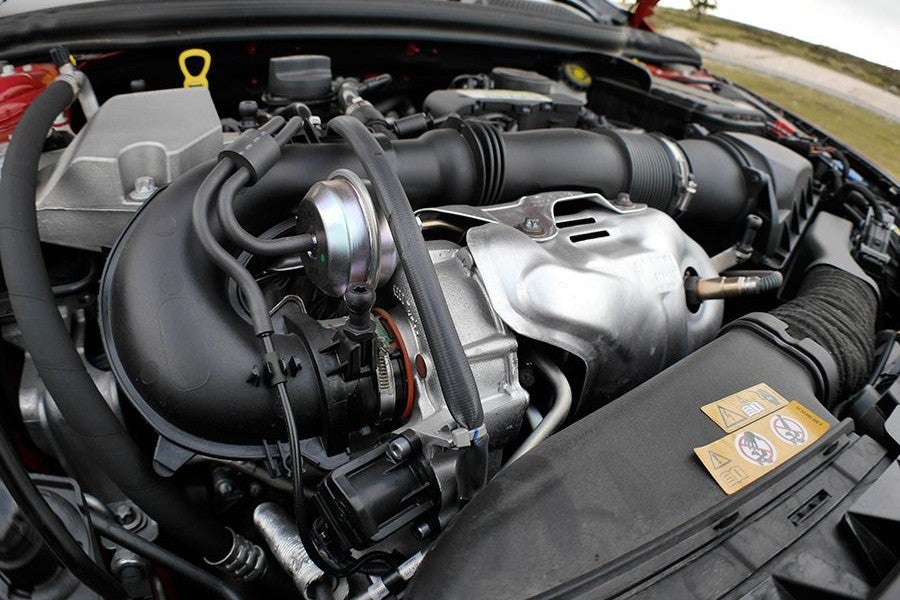 El turbo de geometría variable con mando eléctrico es el secreto de este 4 cilindros.