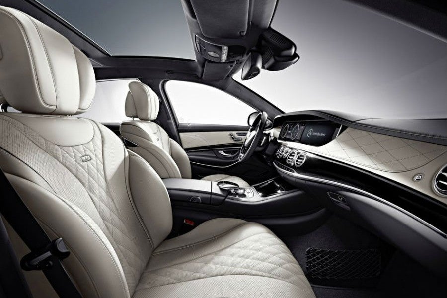 El interior del nuevo Mercedes S 600 destila clase por los cuatro costados.