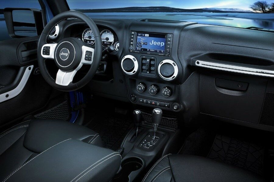 El interior del Jeep Wrangler Polar también varía respecto a la versión convencional.