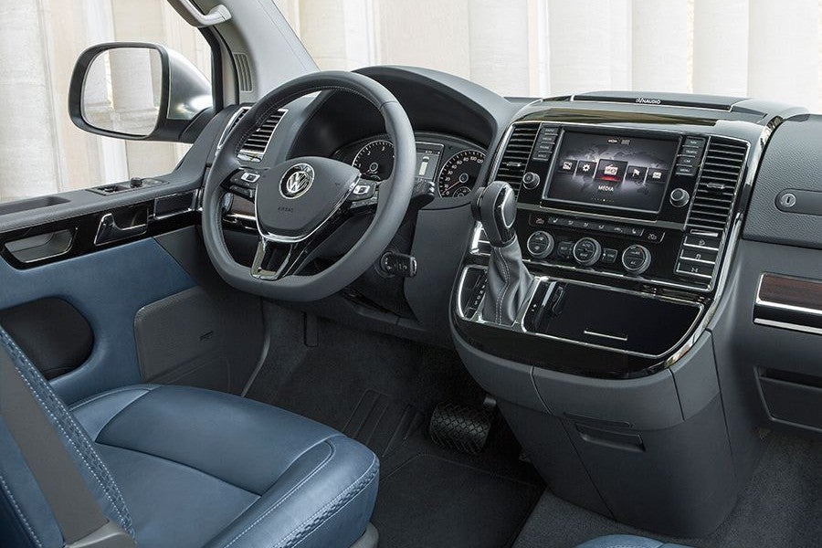 El interior está muy bien cuidado con buenos materiales.