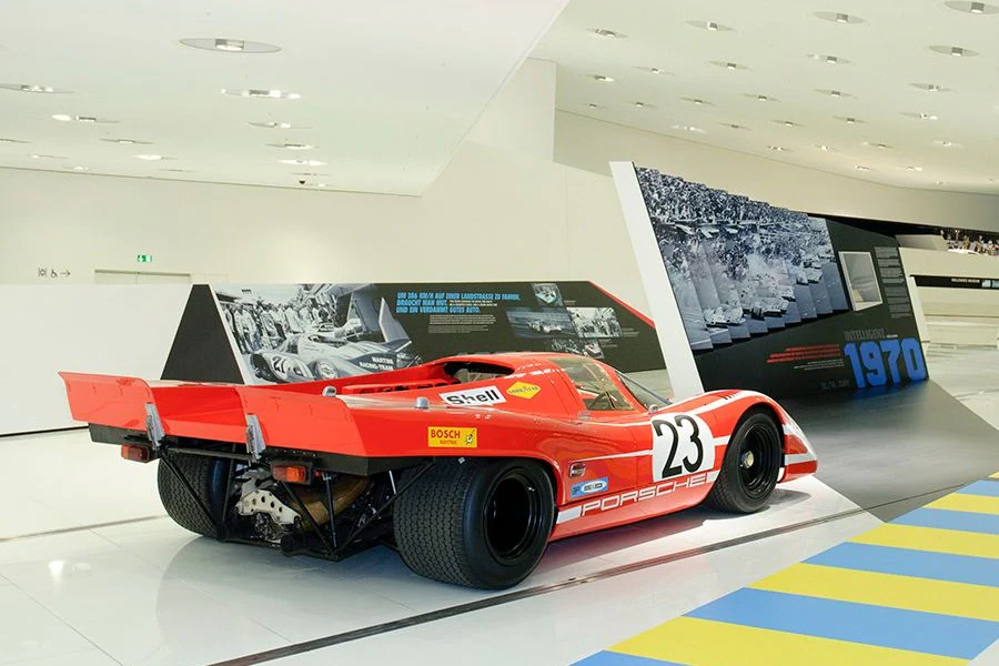 El Porsche 917 es uno de los coches de carreras más emblemáticos.