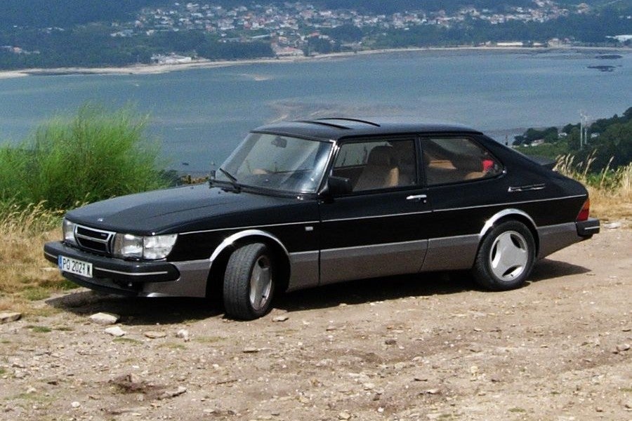 El Saab 900 fue el primer automóvil en instalar un filtro antipolen.