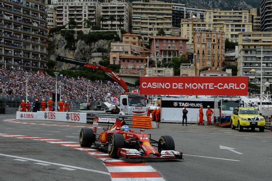 Alonso vivió una carrera aburrida en Mónaco, sin ritmo para luchar con los primeros y con mucho margen sobre sus perseguidores.