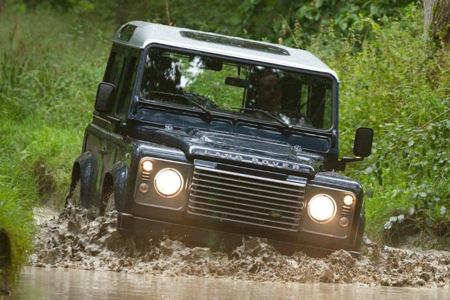 Las dificultados no son tanto al volante del Land Rover Defender.