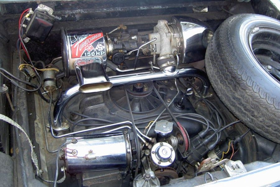 Así es el motor del Corvair Turbo.