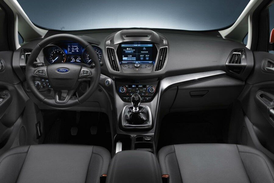 Así es el interior del nuevo Ford C-Max.