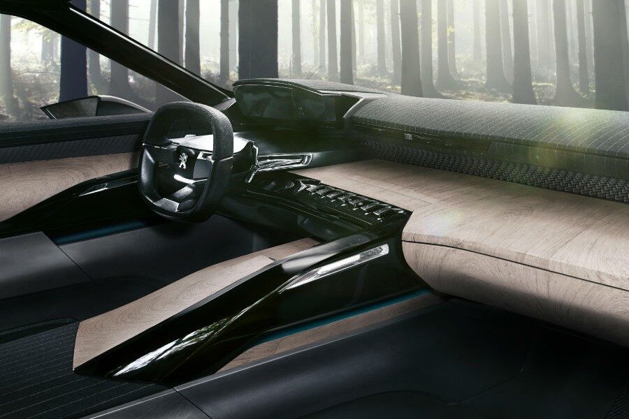 El interior del Peugeot Exalt es lo que más se aleja de un posible modelo de producción.