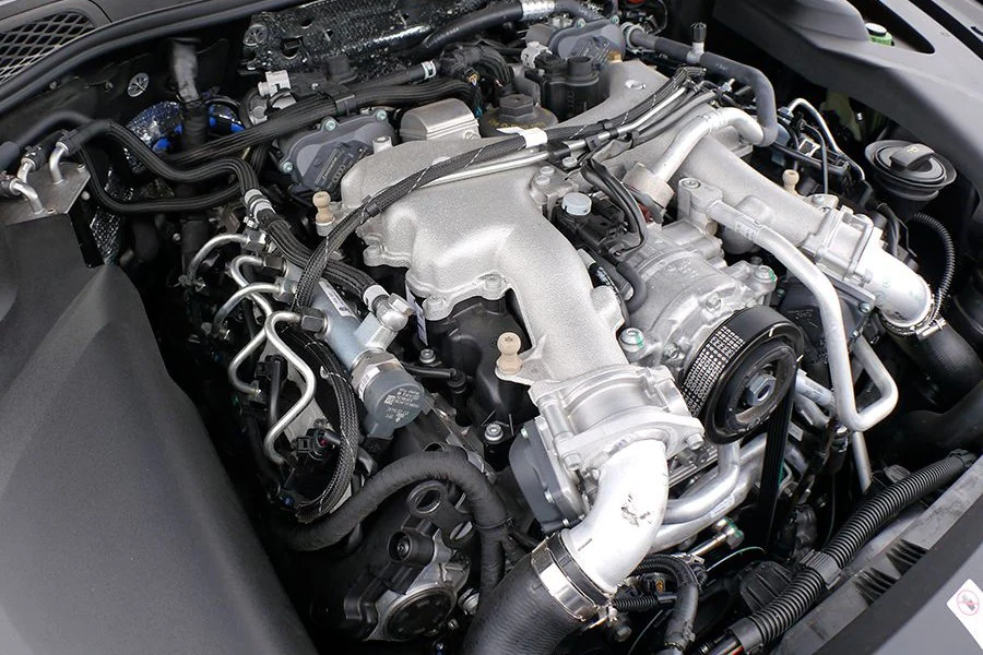 El motor V8 diésel suena casi como uno de gasolina.