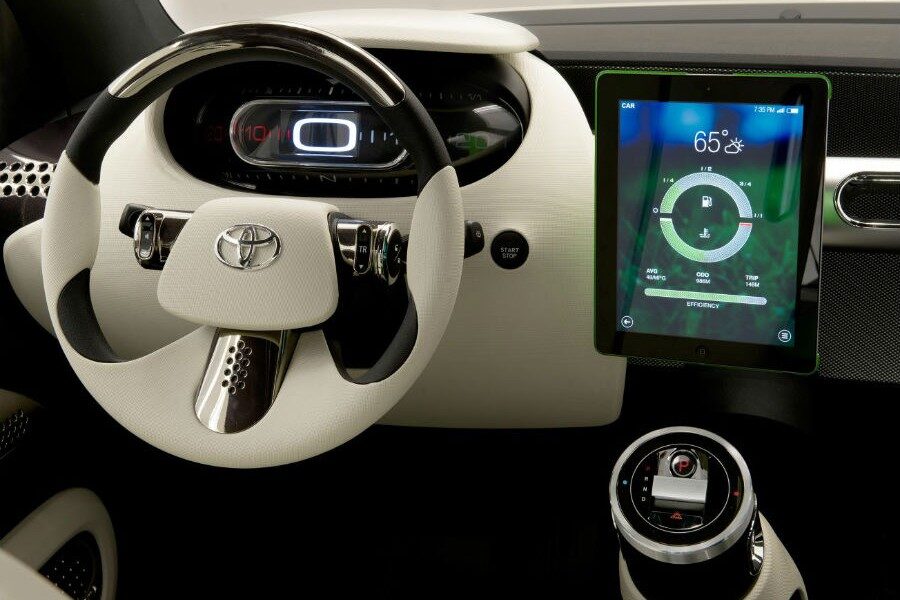 El interior del Toyota U2 Concept es tan minimalista como tecnológico.