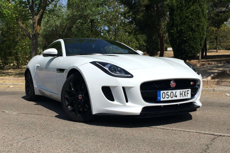 El Jaguar F-Type S aporta un plus de exclusividad al que algunos de sus rivales no llegan.
