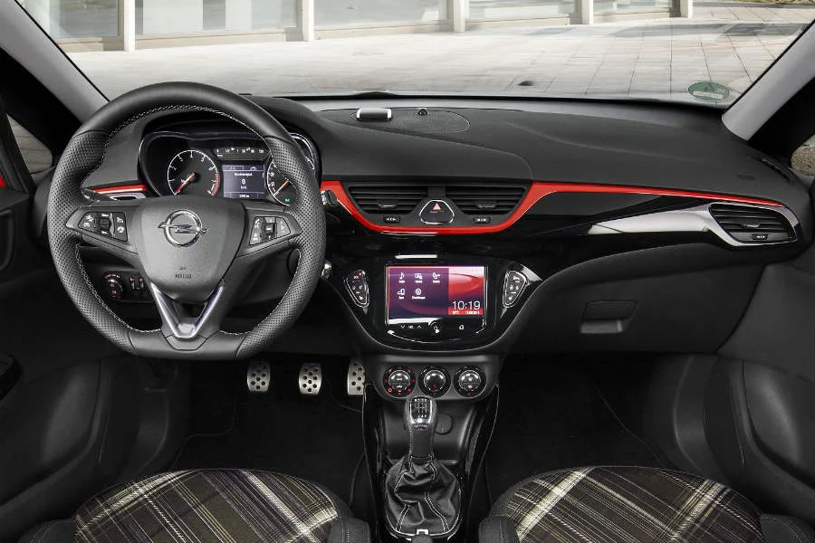 El interior del nuevo Opel Corsa también se ha visto remodelado.