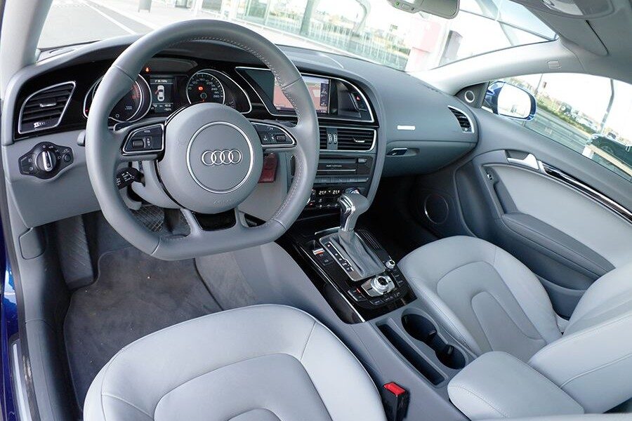 El interior es típico de Audi, bien rematado y con una buena ergonomía.
