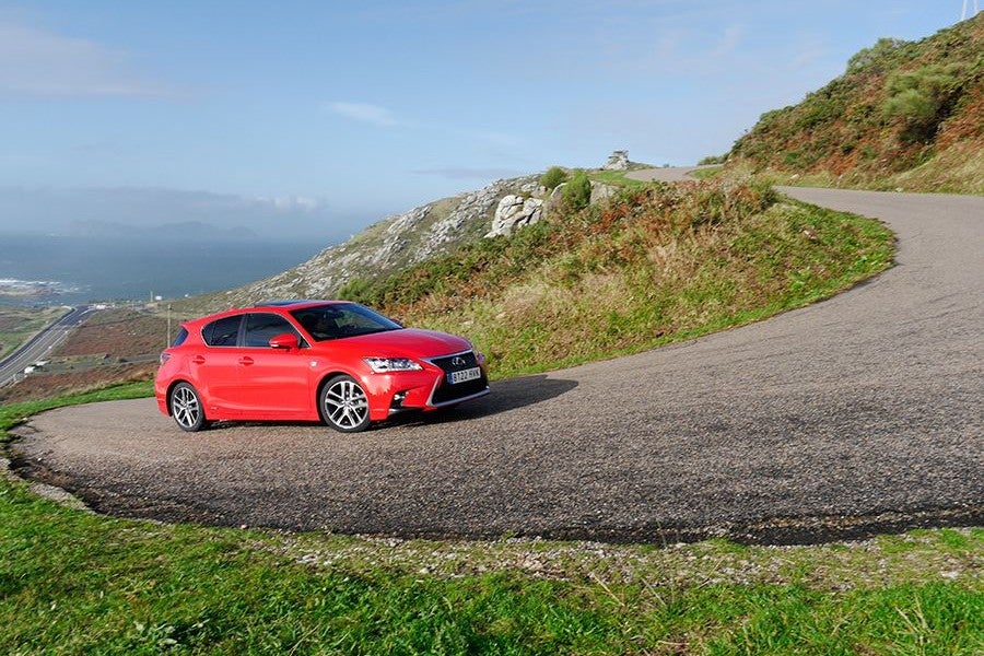 El Lexus CT 200h es un coche muy fácil de conducir para cualquiera.