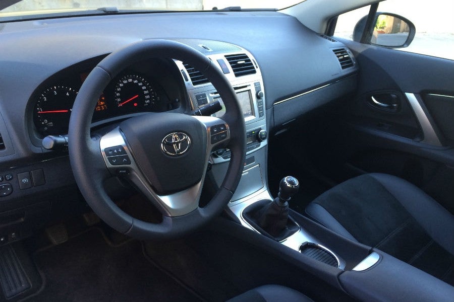 El diseño del interior del Toyota Avensis es, quizás, demasiado sobrio.
