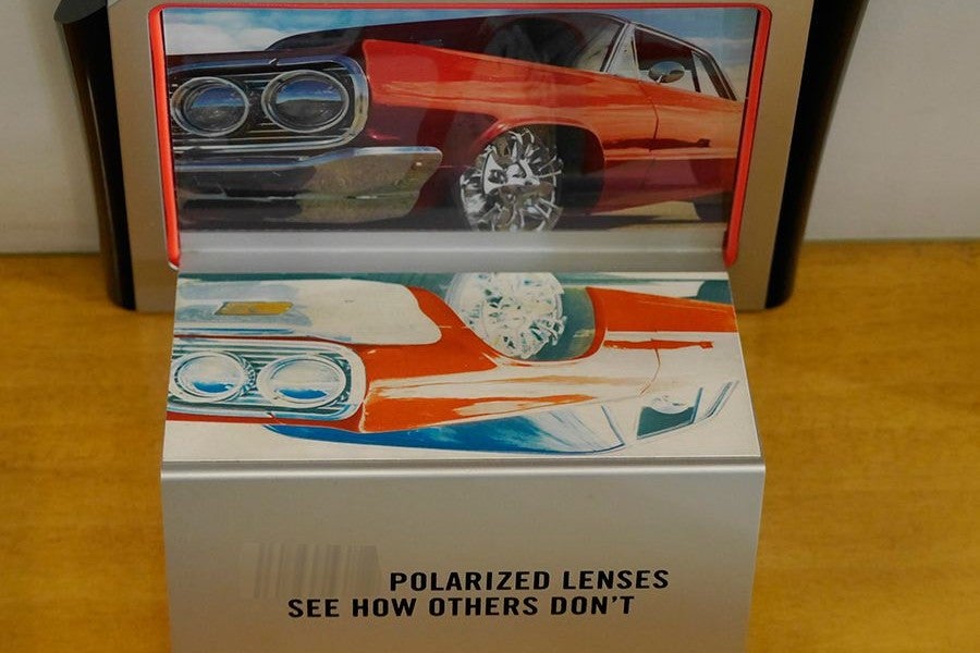 Este sencillo montaje permite comprobar las ventajas de las gafas polarizadas.