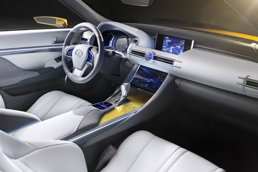 El interior del Lexus LF-C2 Concept es razonablemente realista, a pesar de tratarse de un prototipo.