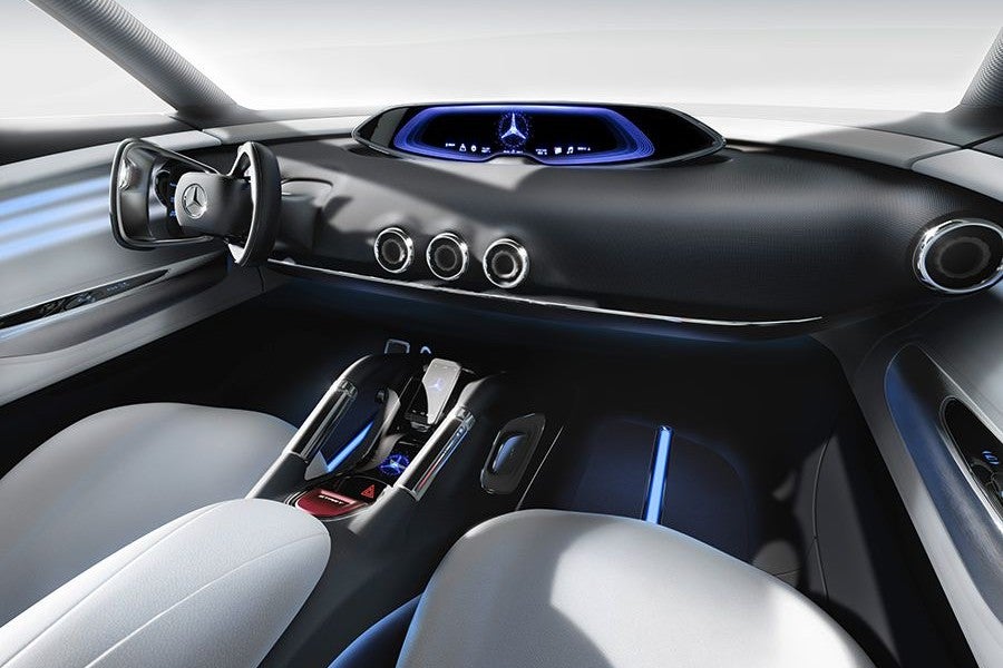 El interior es muy llamativo y futurista.