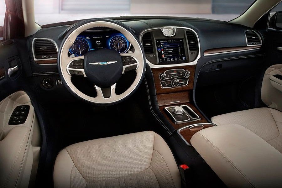 El interior recibe nuevos materiales de mejor calidad y aspecto.