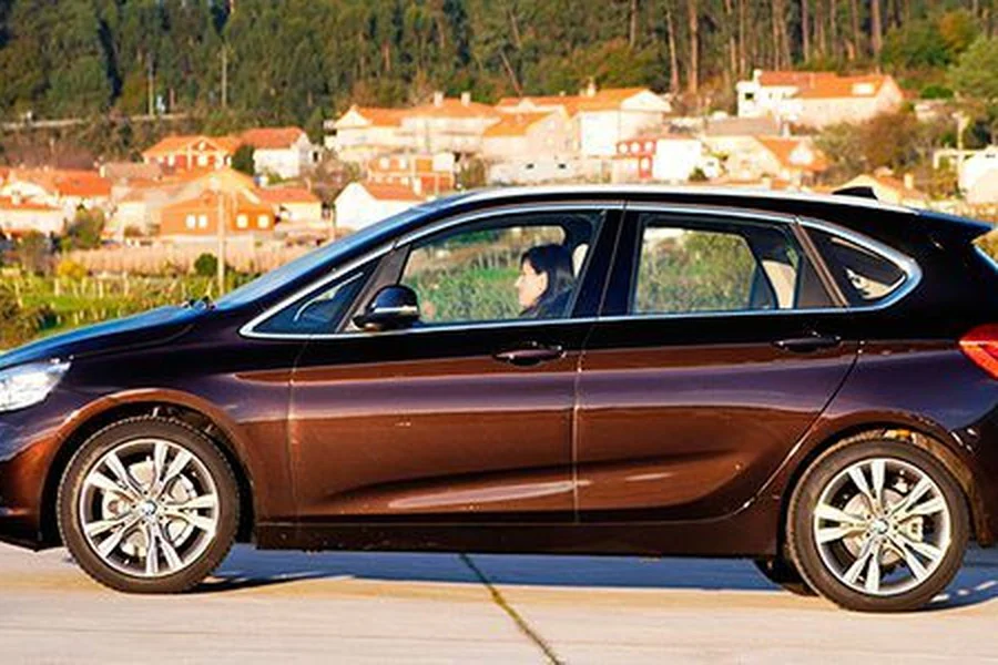 El monovolumen BMW 218d Active Tourer Luxury 2014 a prueba