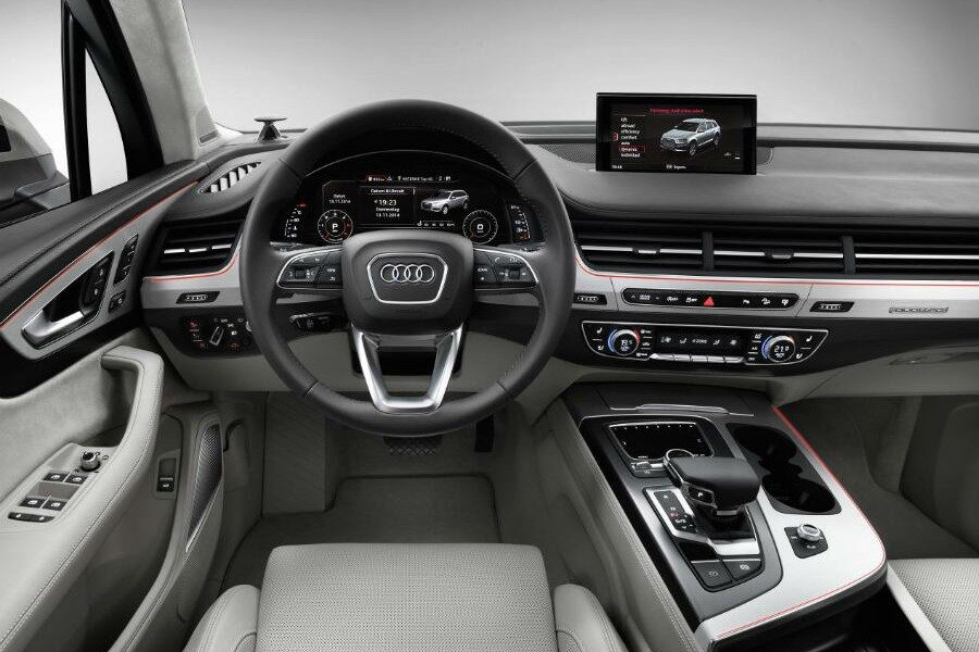 El interior del nuevo Audi Q7 también sufre un importante rediseño.