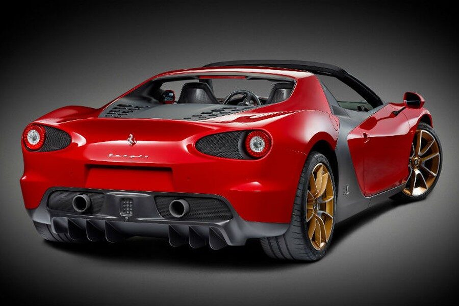 La zaga del Ferrari Sergio es sencillamente espectacular.