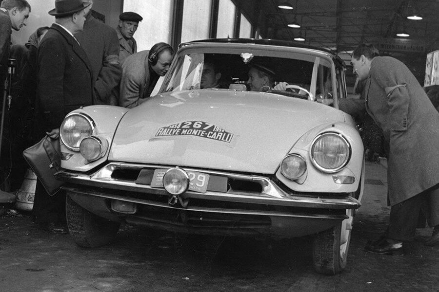 Los Citroën tenían pocas prestaciones, pero su chasis estaba por encima de la media.