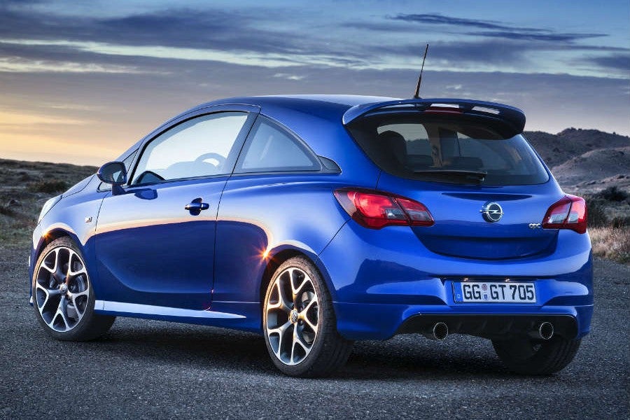 La doble salida de escape es una de las señas de identidad del Opel Corsa OPC.