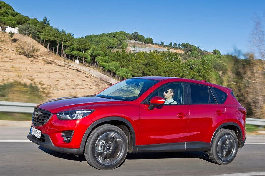 El CX-5 mejora el tarado de las suspensiones, pero con las llantas de 19 sus reacciones son muy secas.