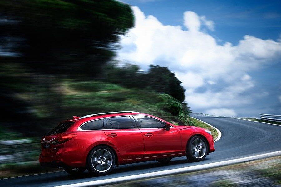 Los nuevos tarados de suspensión mejoran la agilidad del Mazda6.
