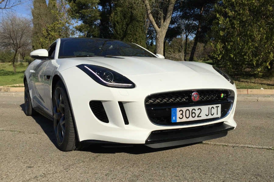 El Jaguar F-Type Coupé R tiene unas cifras de consumo más que aceptables, teniendo en cuenta el motor que esconde en sus entrañas.