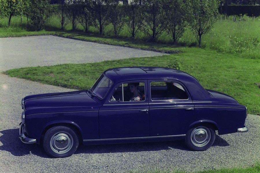 El Peugeot 403 era una de las mejores berlinas disponibles en Europa.
