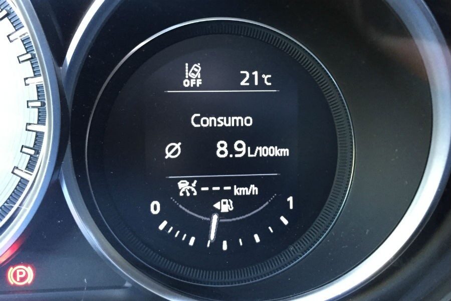 El consumo medio que obtuvimos durante la semana de pruebas con el Mazda CX-5 con motor de gasolina de 192 CV fue de 8,9 l/100 km.