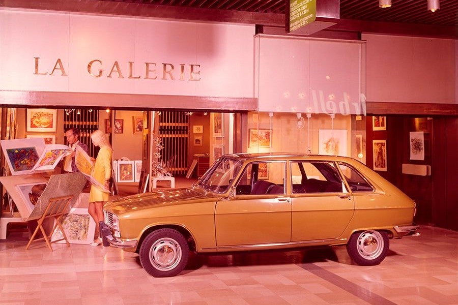 El Renault 16 se presentó en el Salón de Ginebra de 1965.