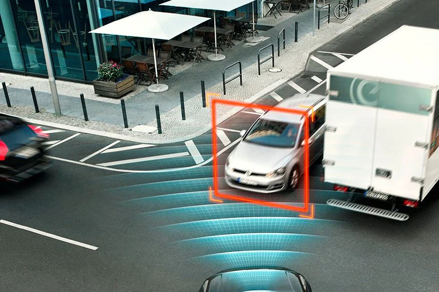 El sistema de alerta de colisión en intersecciones evitará muchos accidentes.