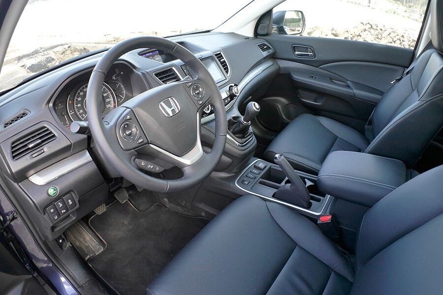 El interior del CR-V es amplio y tanto la calidad como los acabados son buenos.
