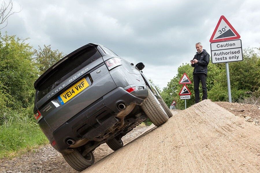 El control remoto del Range Rover Sport abre nuevas posibilidades.