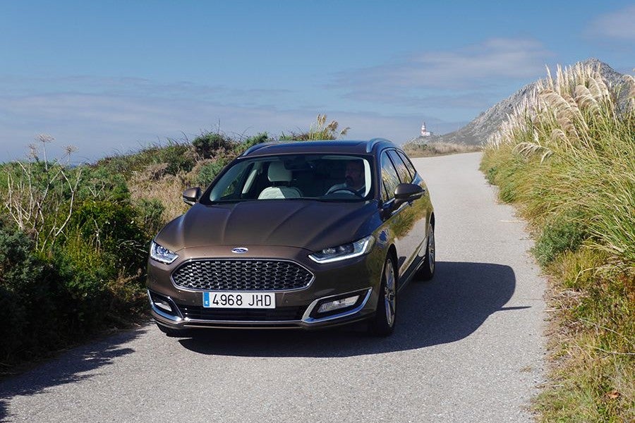 El Mondeo prima el confort sobre la efectividad, pero es muy agradable de conducir.