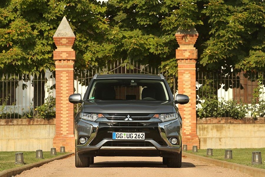 El frontal del Outlander recuerda bastante al del Honda C-RV.