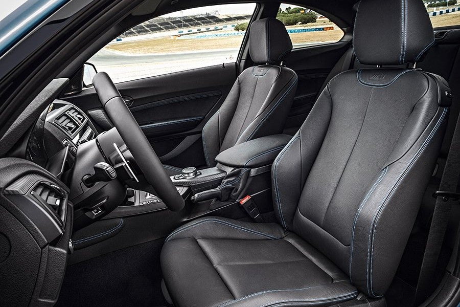 Los asientos recogen el cuerpo a la perfección en el BMW M2.