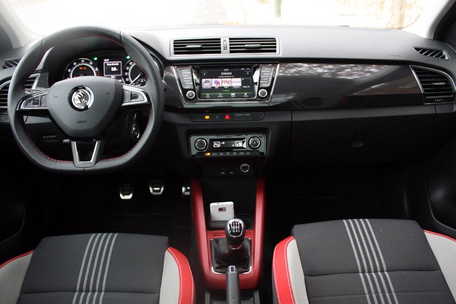 La calidad y ajuste de los materiales en el Skoda Fabia es buena.