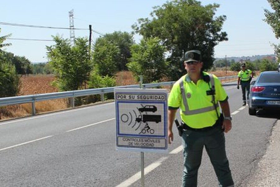 La Guardia Civil caza a un conductor con detector de radares