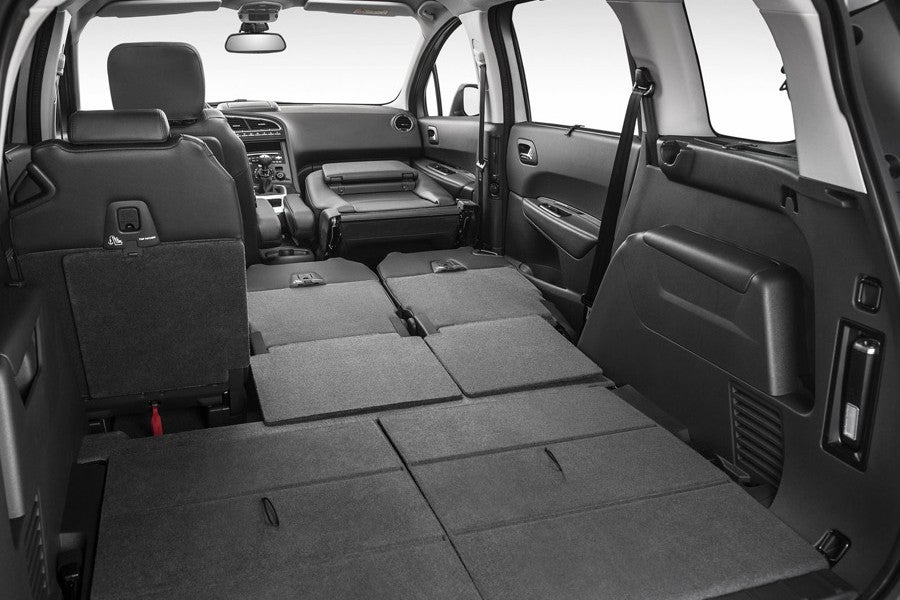 Con los asientos plegados, el Peugeot 5008 cuenta con una superficie de carga totalmente plana.