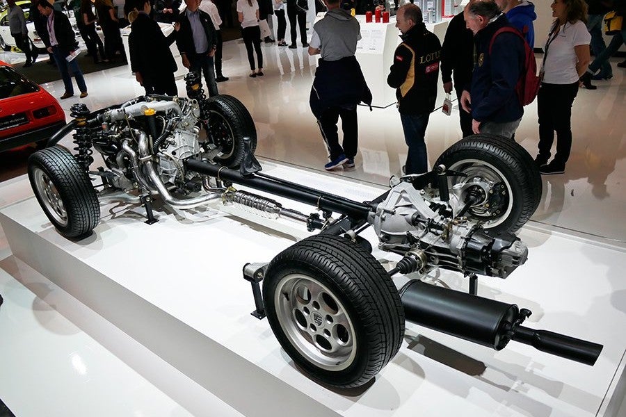 El sistema transaxle de Porsche permite un reparto de pesos perfecto.